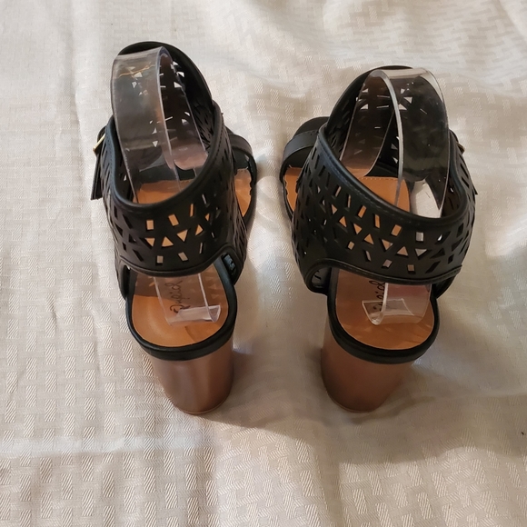 Laser Cut Strappy Sandal - Picture 4 of 7